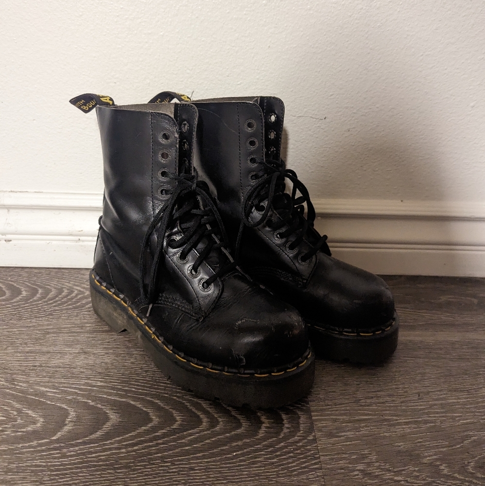 ✨Jadon Dr. Marten Boots✨